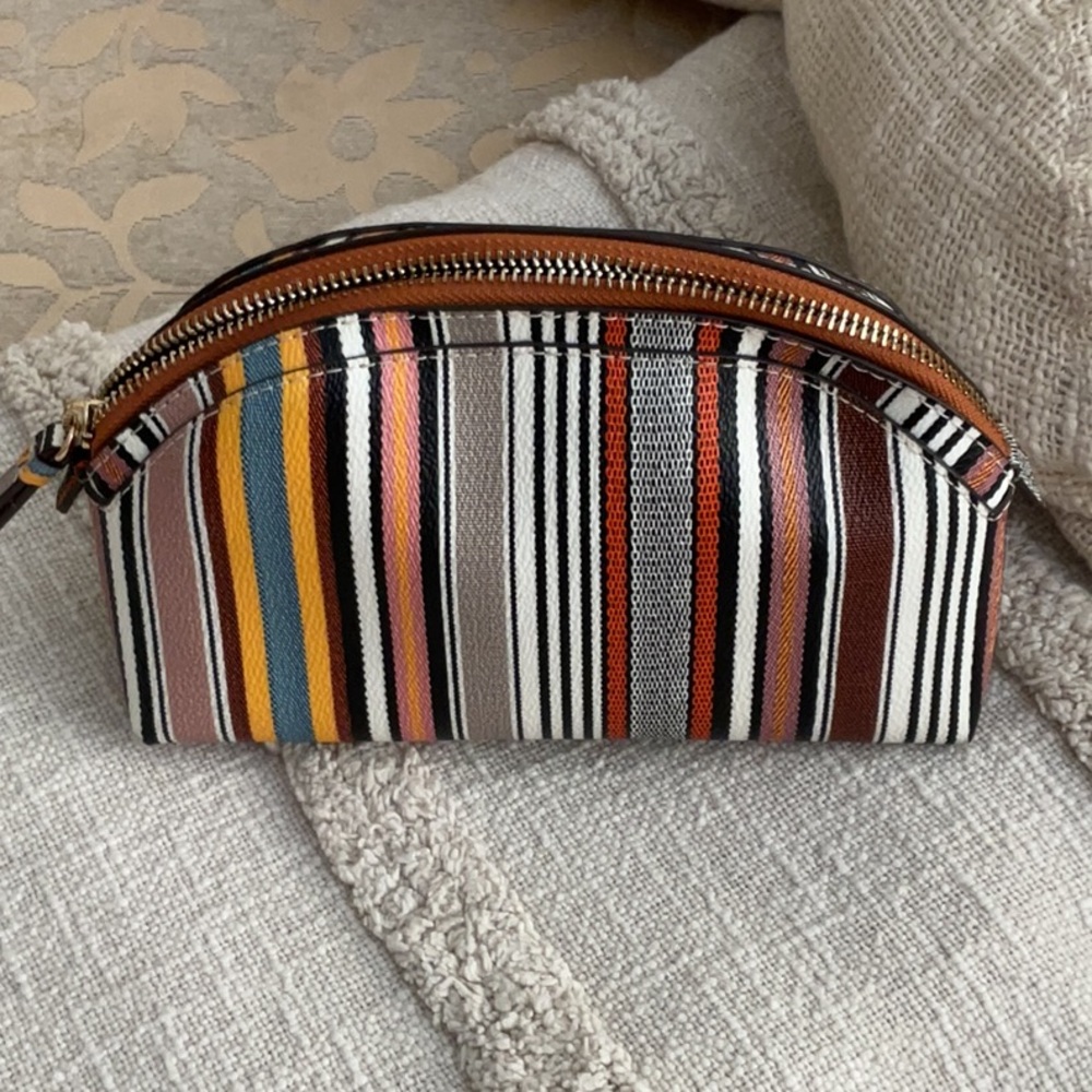 Tory Burch Kerrington Make up Bag - Picture 8 of 12